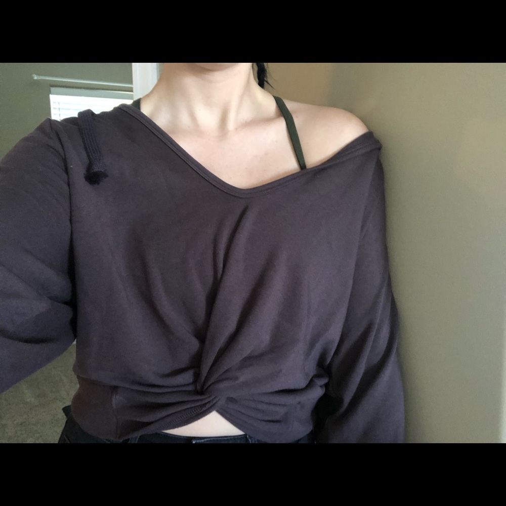 FABLETICS SYDNEY FRONT TWIST